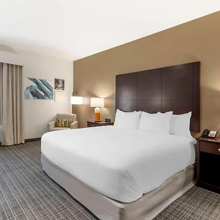 Comfort Inn & Suites Verona At Turning Stone Resort Casino-3